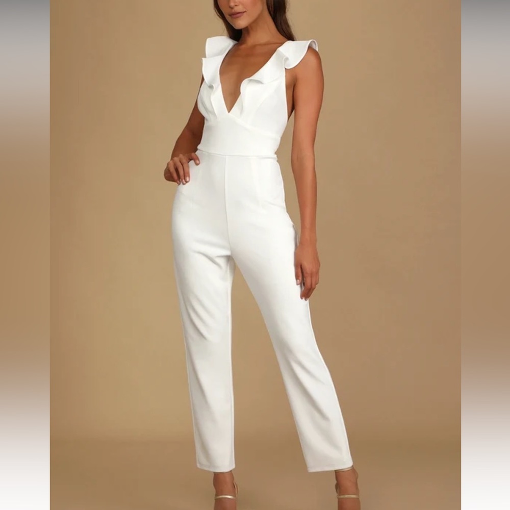 Lulu’s NWT Leilani White Ruffled Jumpsuit